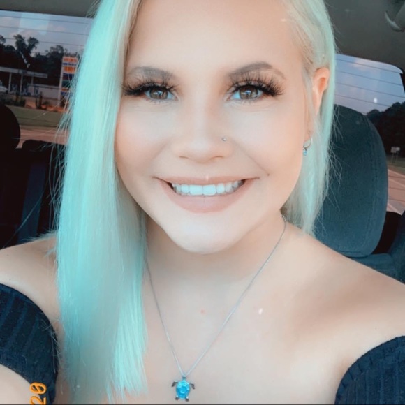 Meet your Posher, Cassidy - Picture 7 of 7